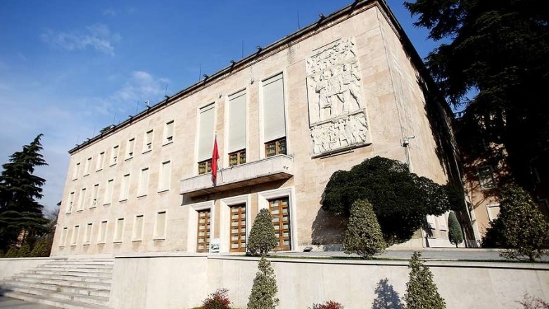Qeveria miraton Programin Kombëtar të Punës, 250 të rinj do të punësohen në administratë